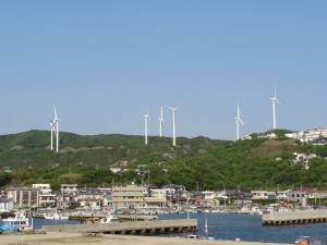 淡路島風力発電の風車を見る02