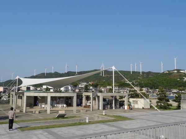 淡路島風力発電の風車を見る05