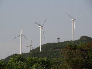 淡路島風力発電の風車を見る07