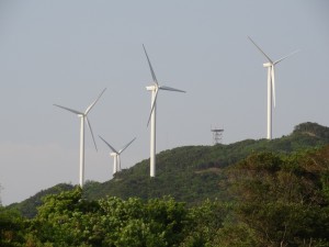 淡路島風力発電の風車を見る08